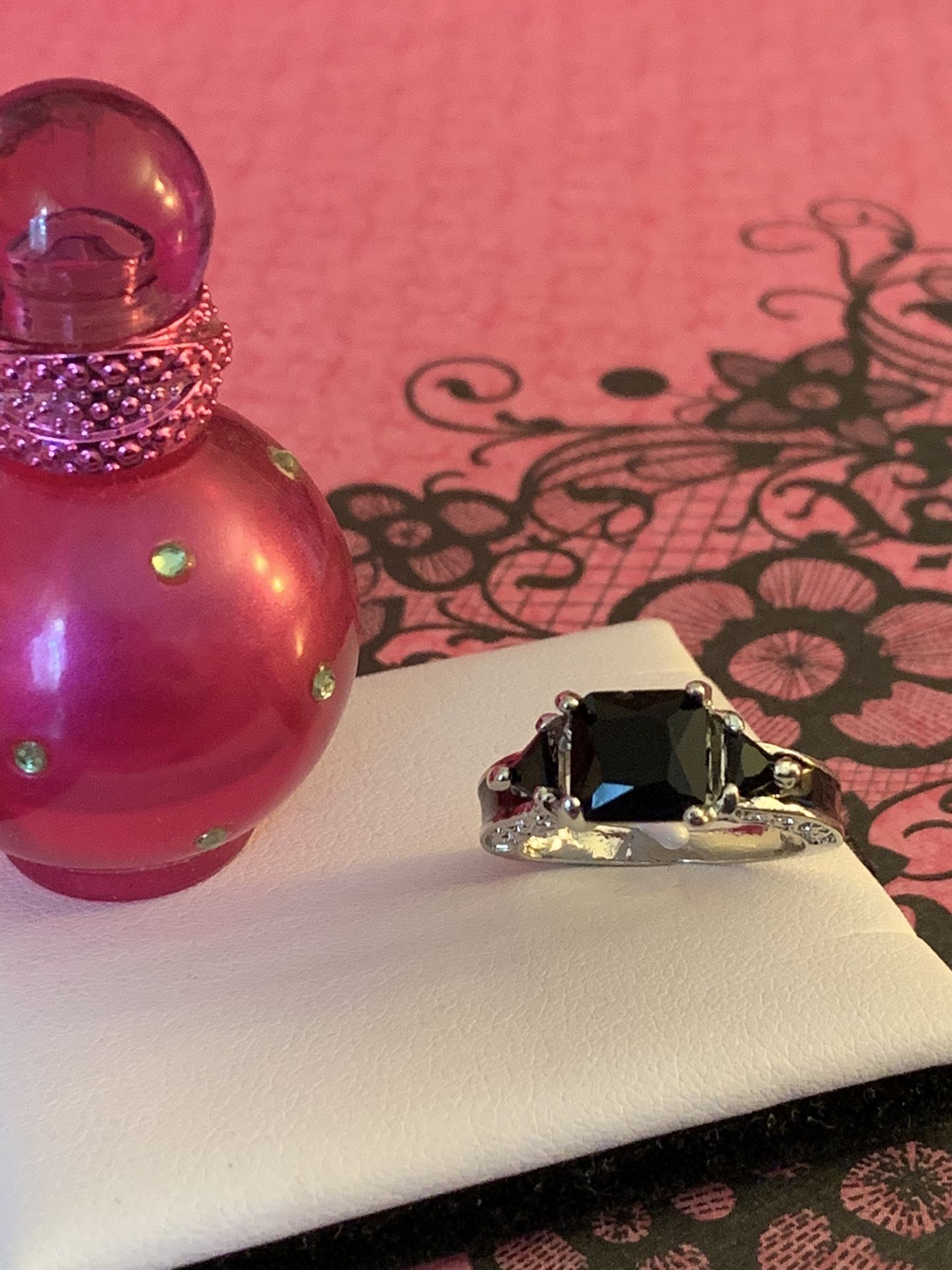 Beautiful Black Crystal Fashion Ring