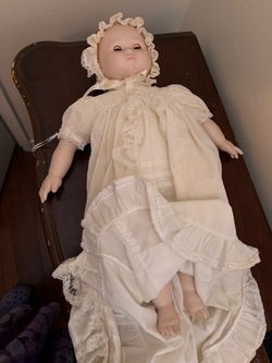 VINTAGE BABY DOLL IN CHRISTENING GOWN – 23”