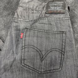 Levi’s Men’s 514 34x28” Lin Straight Gray Jeans in good shape!  