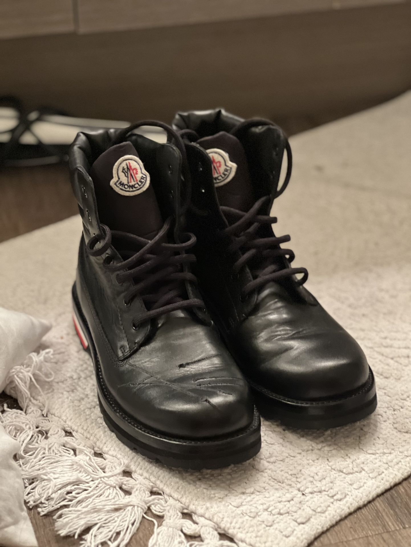 41 (8) Men’s Boots Moncler