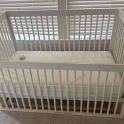 Delta Children, 4 In 1 Convertible Newborn Crib