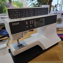 PFAFF Creative 3.0 Sewing & Embroidery Machine 