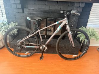 Diamondback Calico St Hybrid Bike