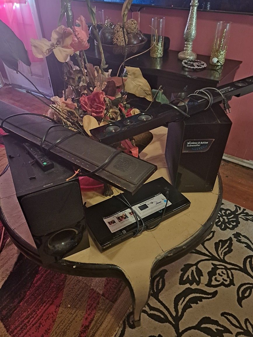 Soundbar Sony And Samsung 15 Dollors Each And Sony Blu-ray Player