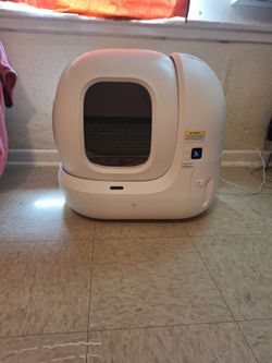 Cat litter box