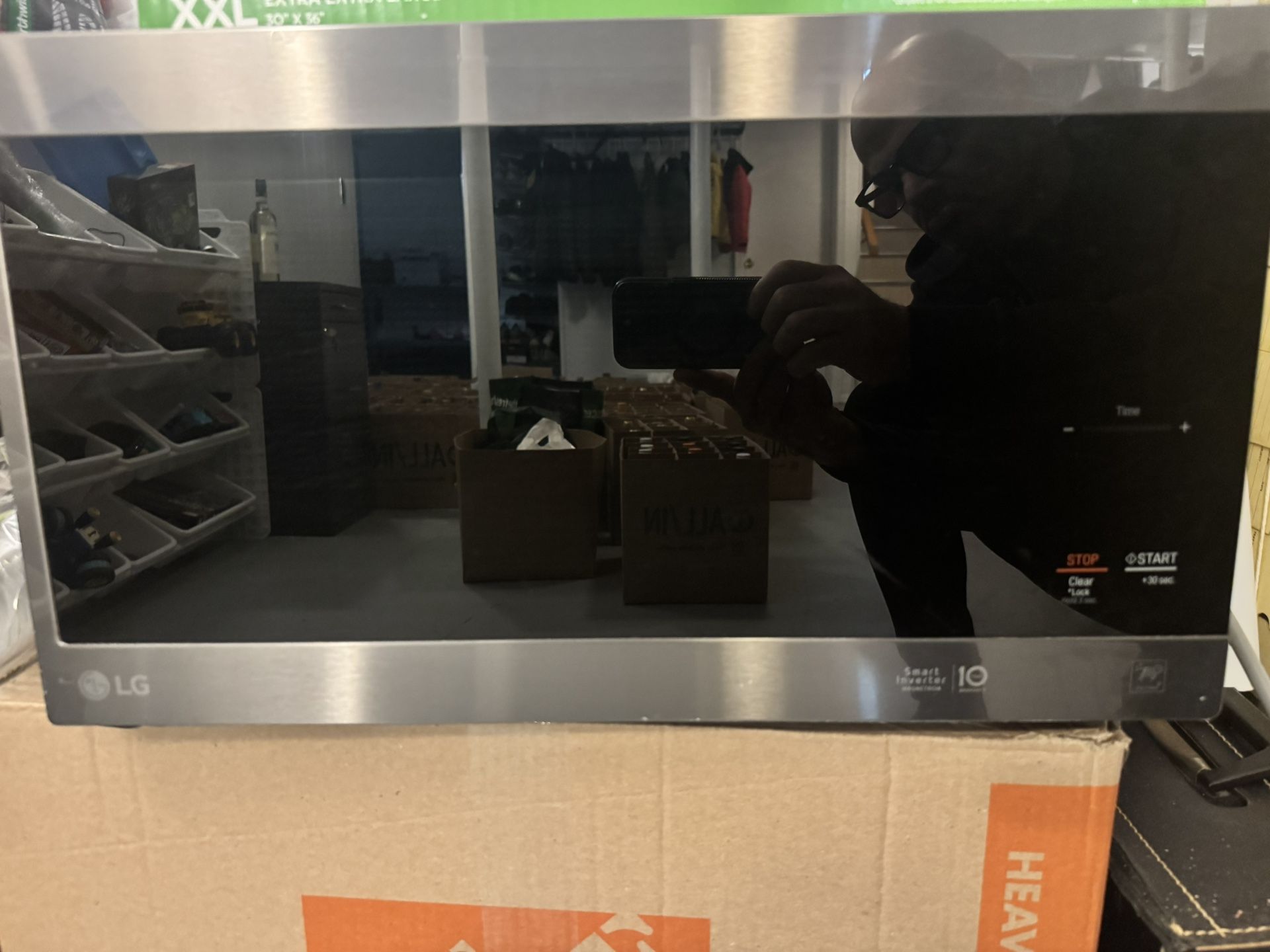 LG Smart Inverter Microwave – Black Stainless Steel (Model LMC1575BD) – Unbox Never Used