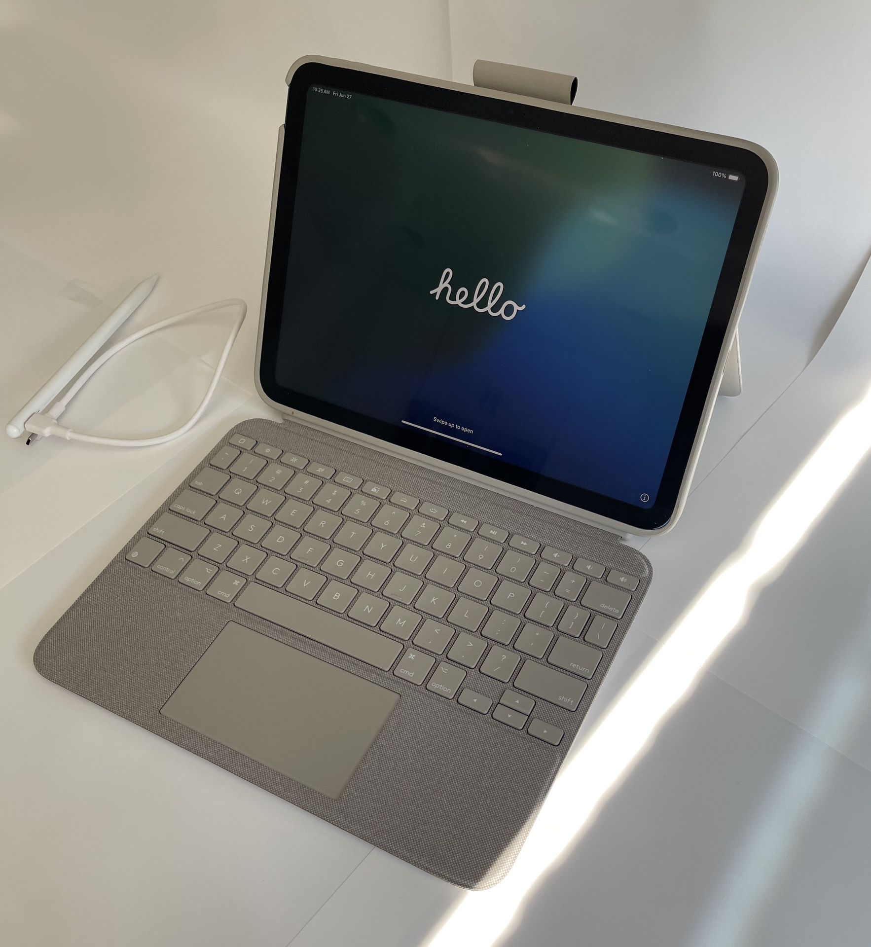 iPad 10th Gen 256GB With Wi-Fi Blue Plus Case With Keyboard And Stylus