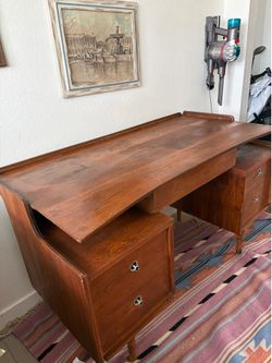 RARE 1960s Mid-Century Modern Mainline by Hooker Walnut Desk – Floating Top