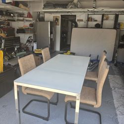 Kitchen Dinette Set With Four Chairs New Used For Staging Is