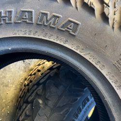 Yokohama Lt 235/86 R16