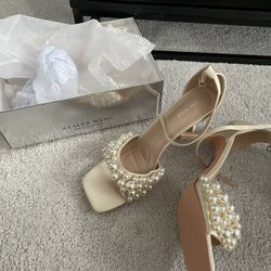 Azalea Wang Romily Champagne - Size 11