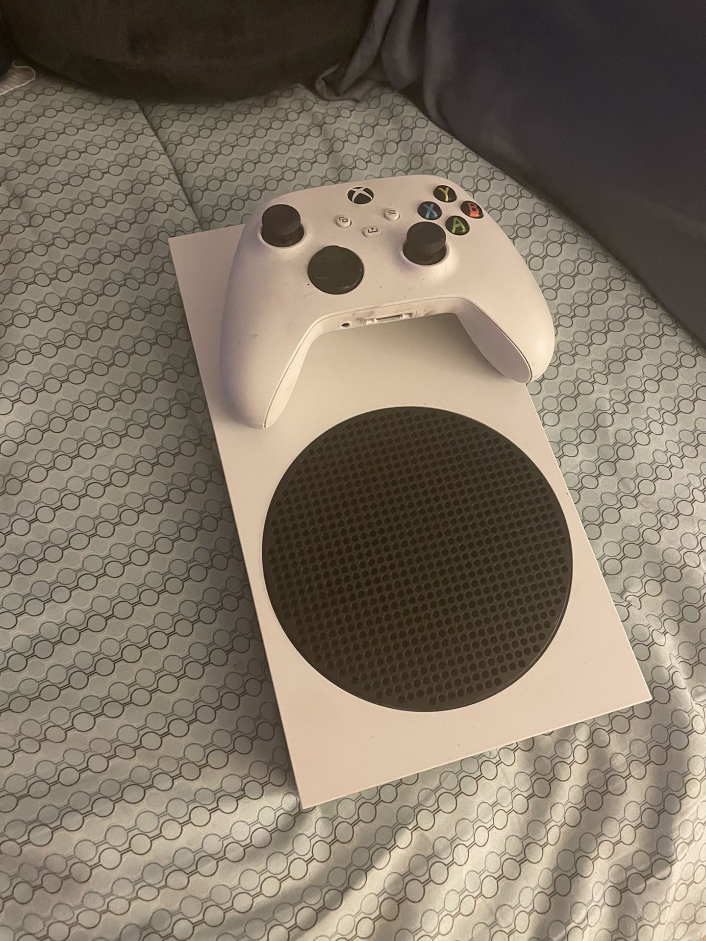 Xbox Series S   With Controller 
