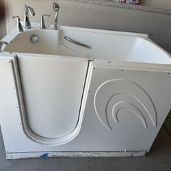 52.5 in. x 26.5 in. Left Drain Quick Fill Walk-in Soaking Bathtub in White/Chrome ,water Jet Jacuzzi
