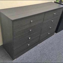 8 Drawer Dresser / Cómoda 8 Cajones