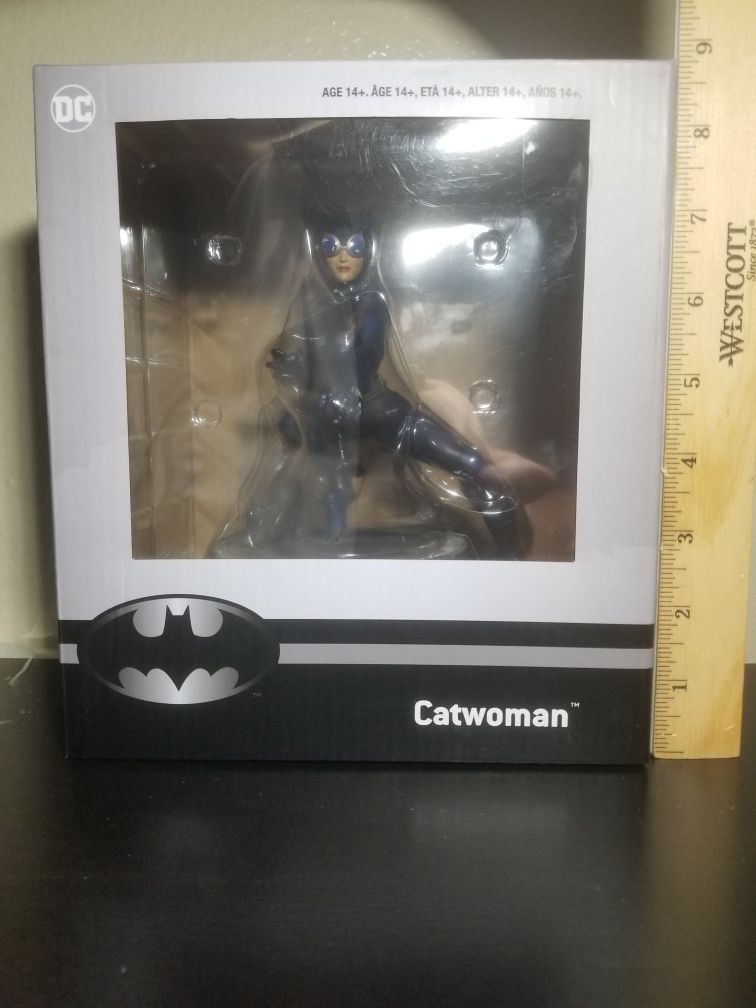 Catwoman Statue - Chronicle Collectibles