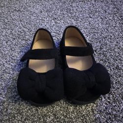 Size  3.5 Bow Shoes
