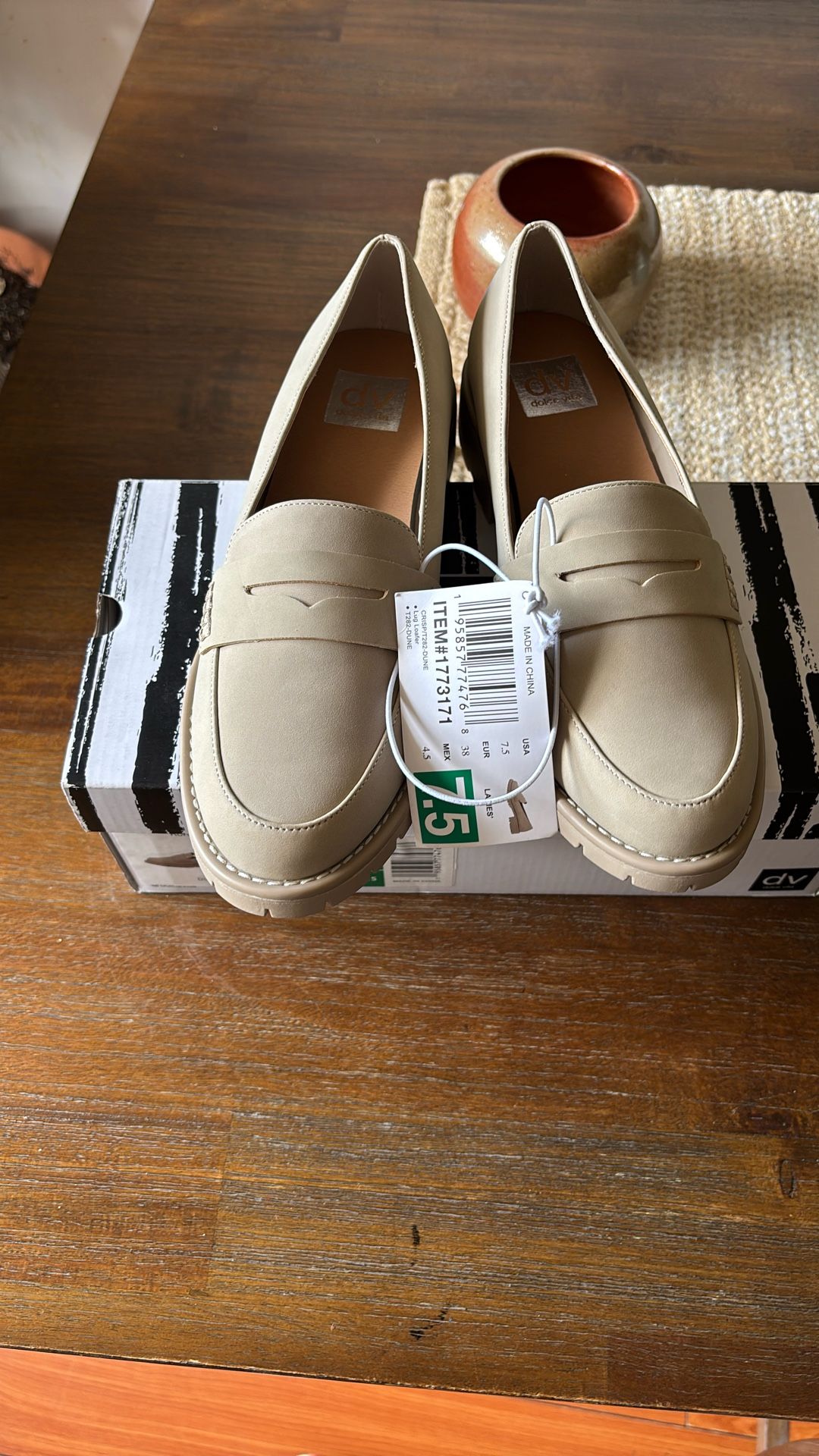 Dolce Vita Ladies Shoes 