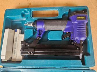 Central Pneumatic 2 in 1 Brad Nailer/Stapler with Case