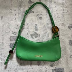 Le Bisou Perle Leather Armpit Bag Shoulder Bag in Green 
