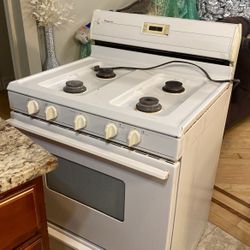 Magic Chef White Stove