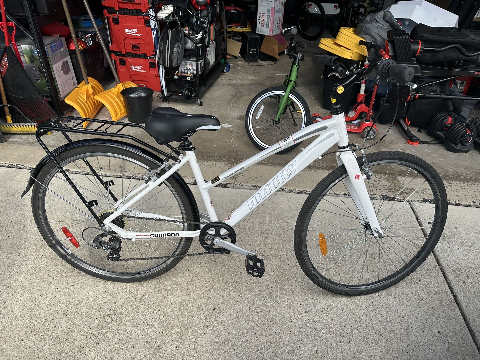 Infinity Boss Three Unisex Step Through Bike (White )