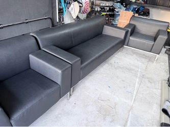 Couch set