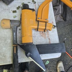 Bostitch Pneumatic Flooring Stapler 