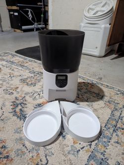 Automatic Pet Feeder