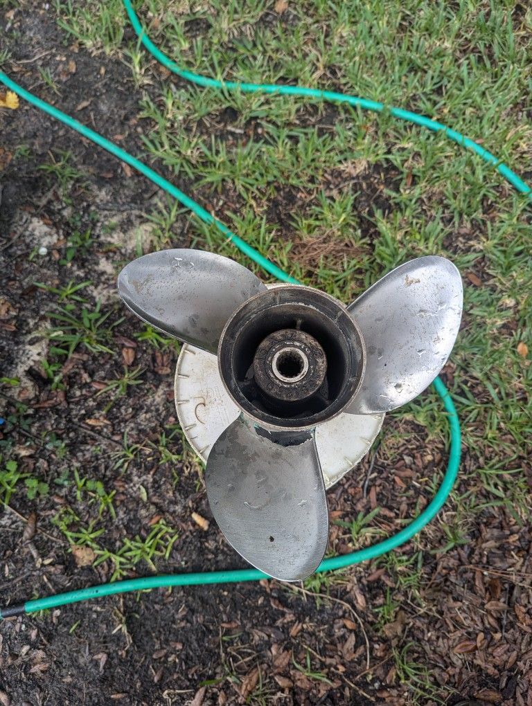 15×17 Propeller
