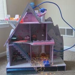 L.O.L Surprise Winter Disco Chalet + L.O.L OMG Remix POP B.B.