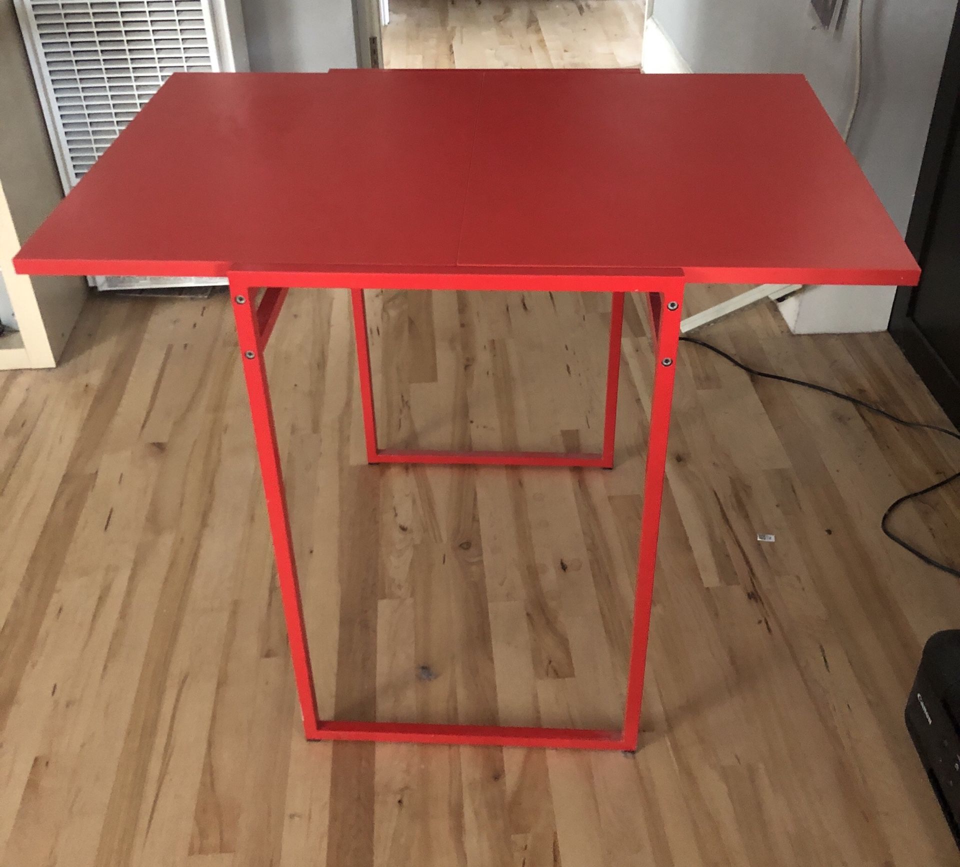 Folding card table/small kitchen table