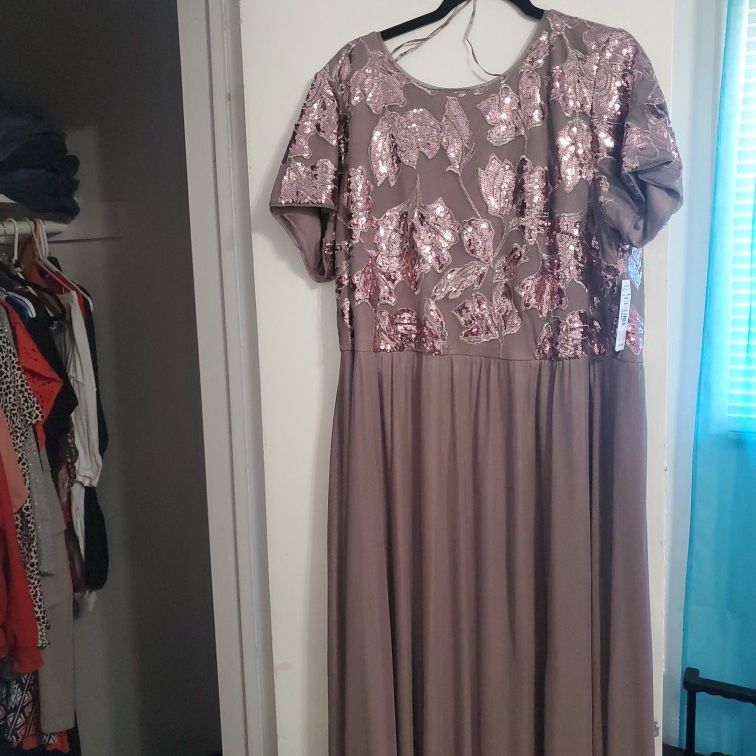 New Never Worn Gown Mocha Size 22 Tags