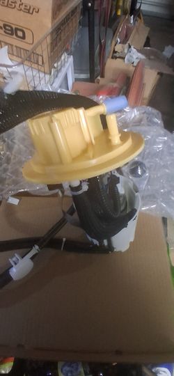 Volvo xc90 fuel pump new in box
