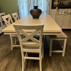 Dinning Table 