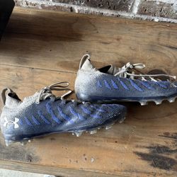Under armor 9 1/2 Boys Football Cleats