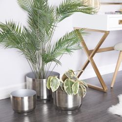 CosmoLiving by Cosmopolitan Modern Metal, Set of 3 Planters 9", 7", 6"H, Silver