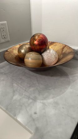 GLASS  DECORATIVE  PLATE