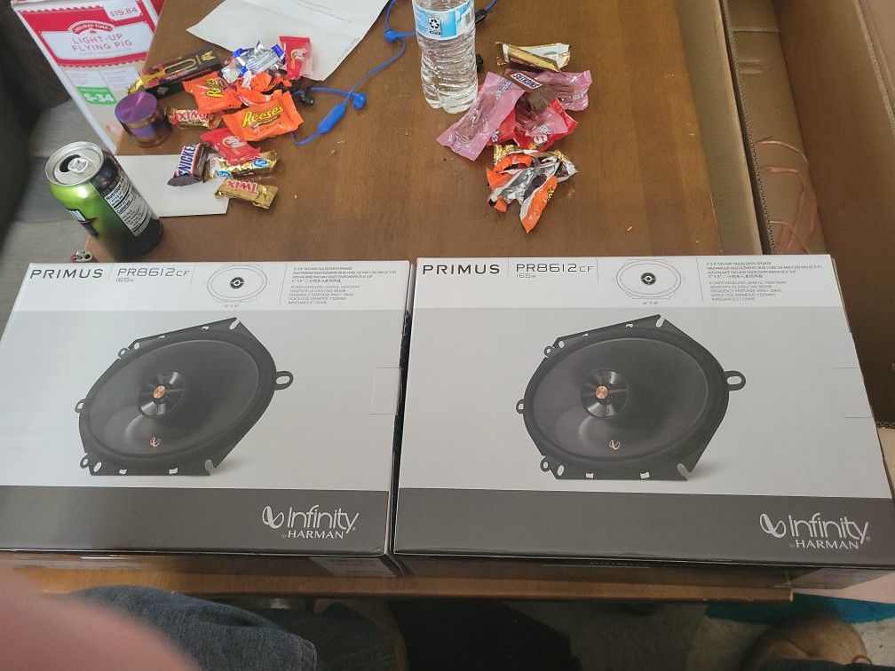 Infinity 6x8 Speakers 
