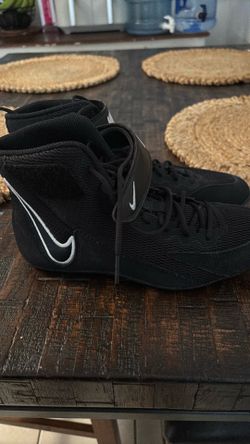 Nike sport shoes
