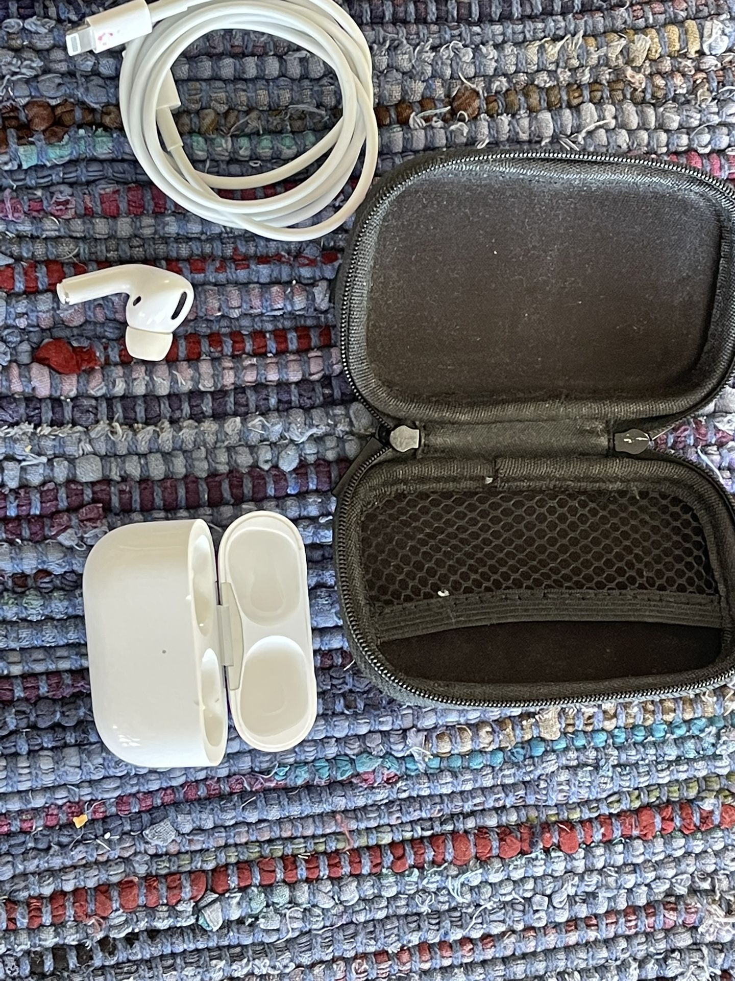APPLE AIRPOD PRO - MISSING RIGHT! INCLUDES A LOT!
