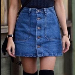 COMFORT DENIM Women's Denim Button front  Frayed Hem Mini A-Line Skirt 7/8