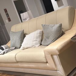 Florence Collections Italian Leather Sofa – Excellent Condition 