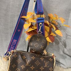 Pretty cross body bag, small .