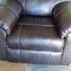 Very Nice Recliner!!