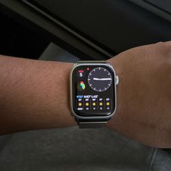 Apple Watch 8 (GPS & Cellular) + Nomad Stainless Steel Band