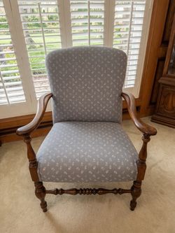 Victorian-Style Vintage Antique Armchair