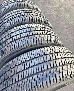 275/65/20Michelin 📍📍 Selling a set of 4 tires with 80% tread life remaining 📍🌟
