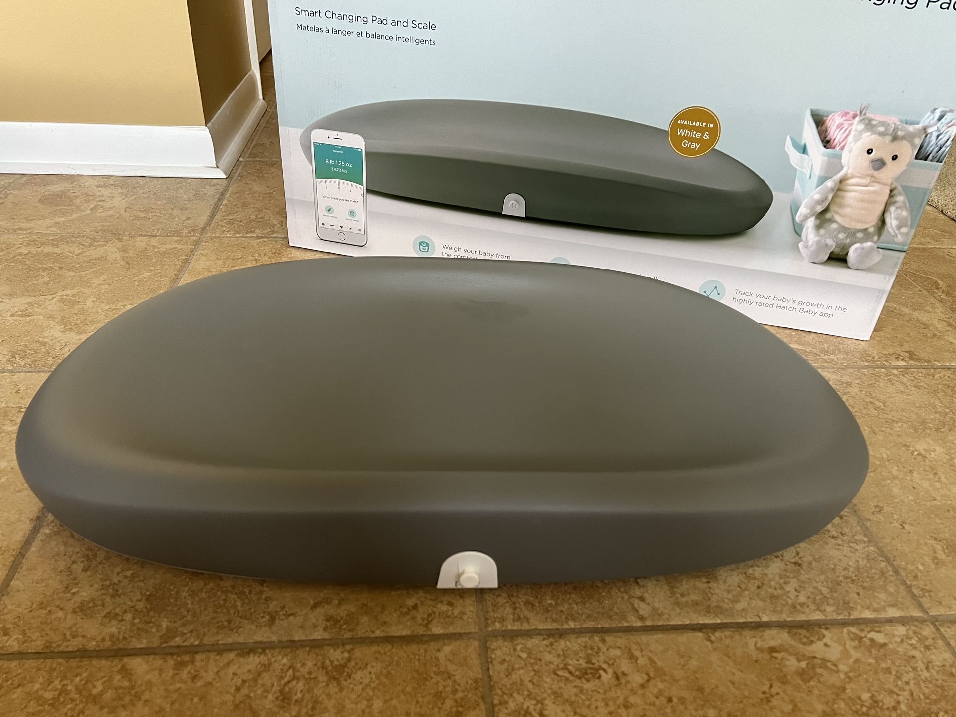 Hatch Grow Smart Changing Pad and Scale (Grey)