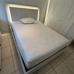 Selling Brand NEW Bed 