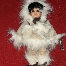 Heritage Indian. Dolls 